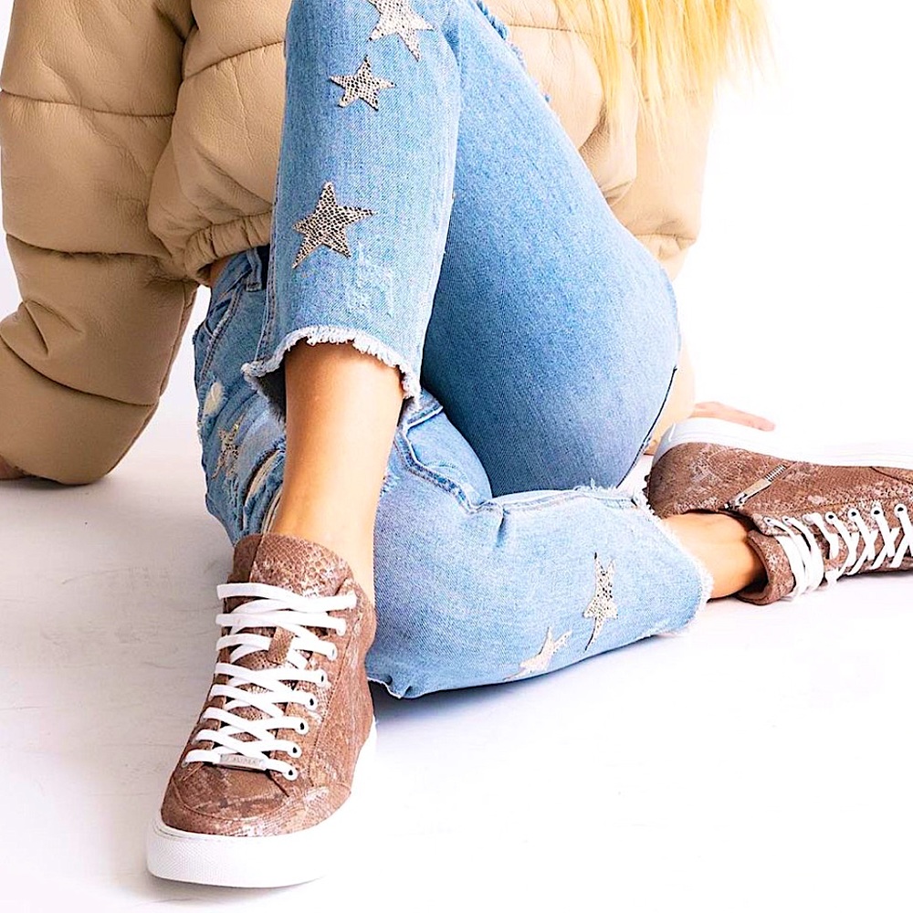 NWT 🛍️  J/SLIDES Studded Leather High Top  Sneakers